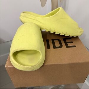 Adidas Yeezy Glow Green Slides SZ 11 With Box Casual Athleisure GUC